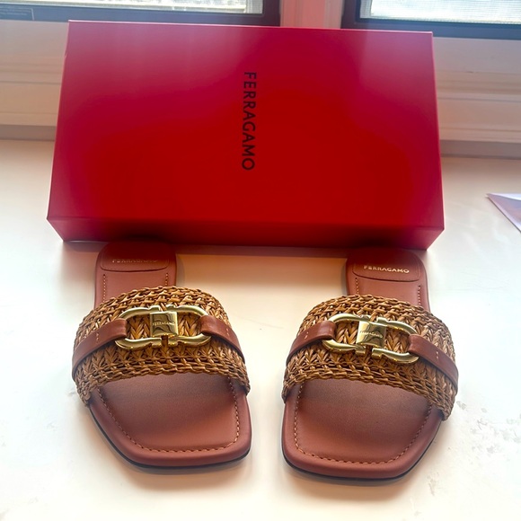 NWT Salvatore Ferragamo Slides